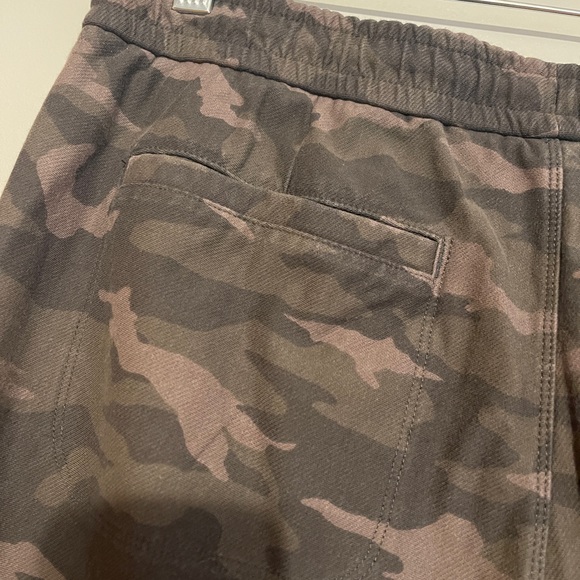 Athleta Farallon Camo Jogger Pants - Picture 10 of 12